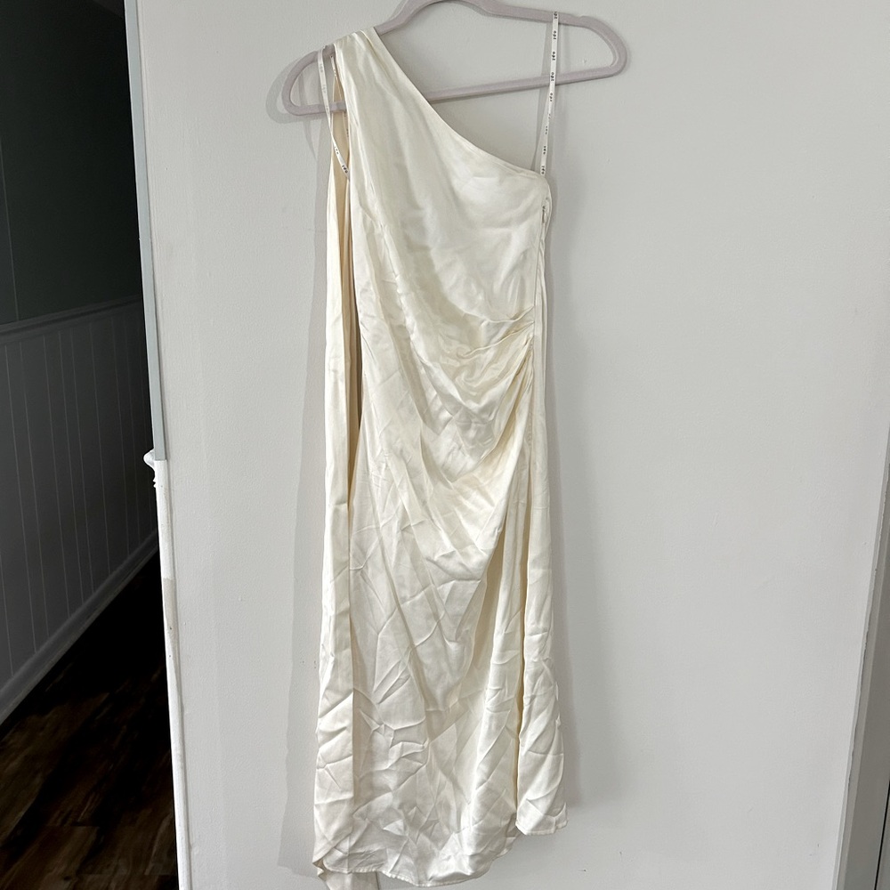 Elegant One-Shoulder Cream Dress